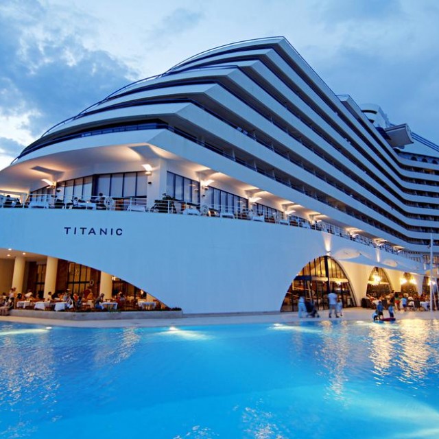 هتل تایتانیک لارا (Titanic Lara)