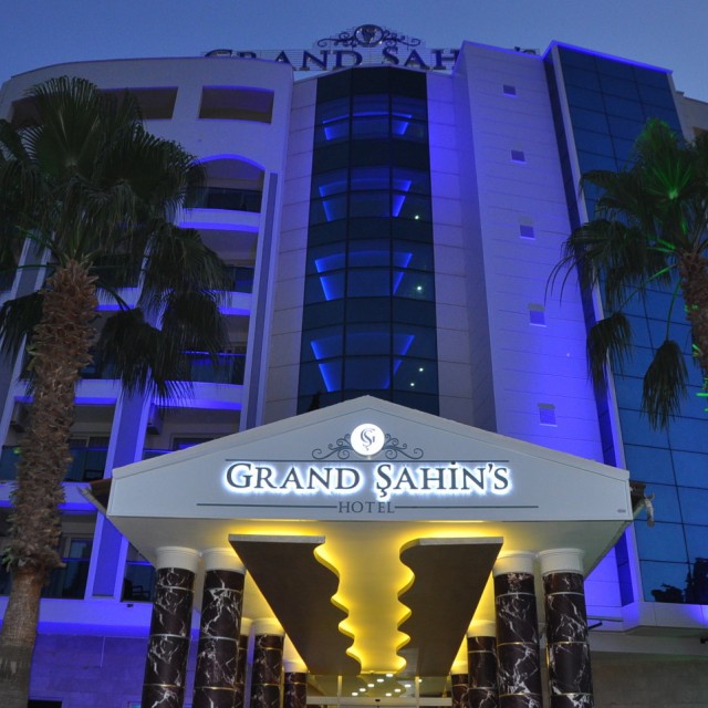 Hotel Grand Şahins